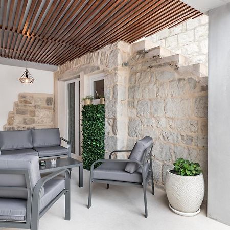 Kaštela Heritage Apartman Geza In Centar With Private Parking מראה חיצוני תמונה