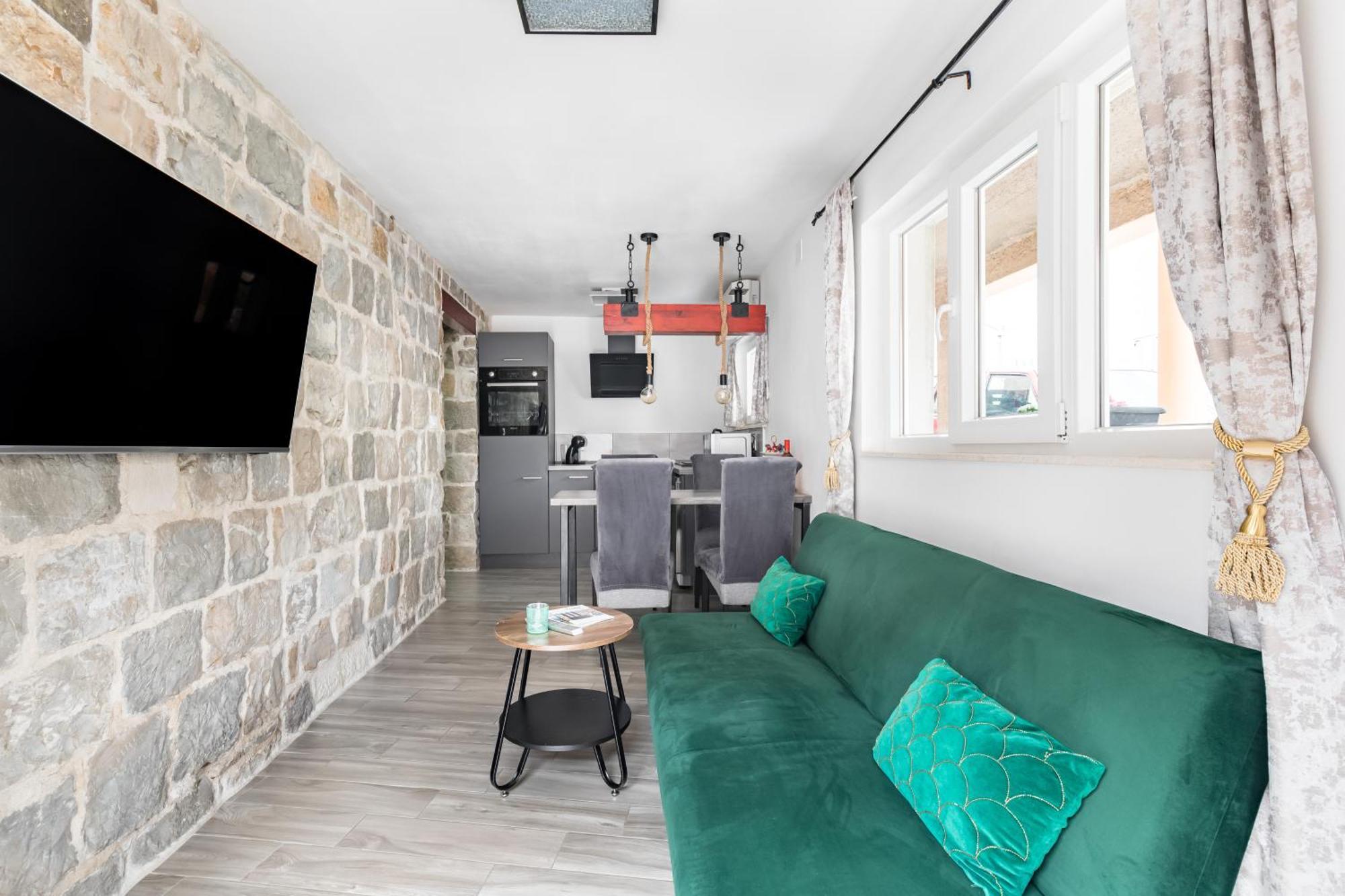 Kaštela Heritage Apartman Geza In Centar With Private Parking מראה חיצוני תמונה