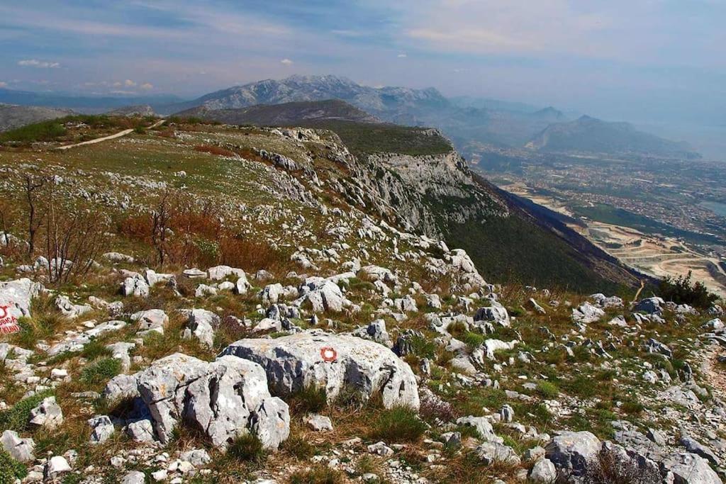 Kaštela Heritage Apartman Geza In Centar With Private Parking מראה חיצוני תמונה