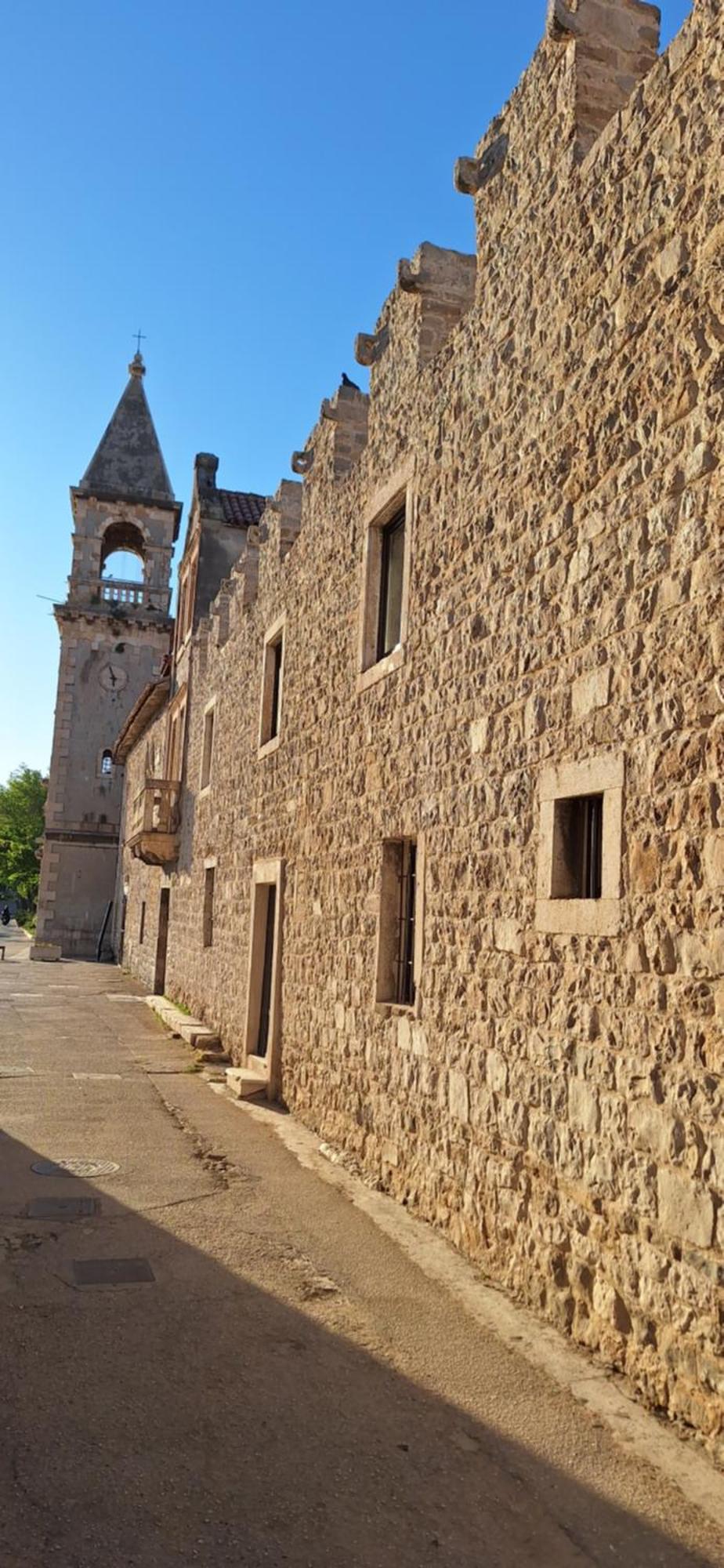 Kaštela Heritage Apartman Geza In Centar With Private Parking מראה חיצוני תמונה